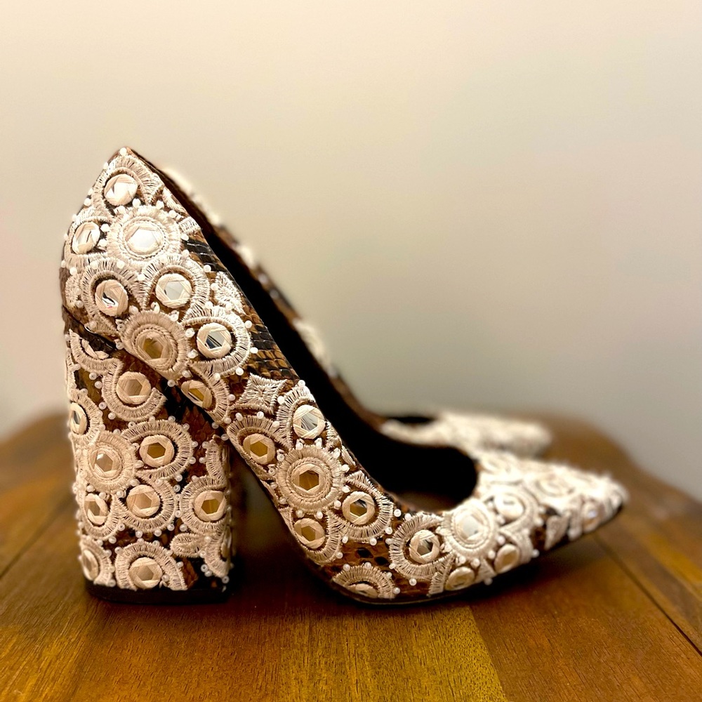 Tory Burch heels size 8–beaded appliqué detail heels